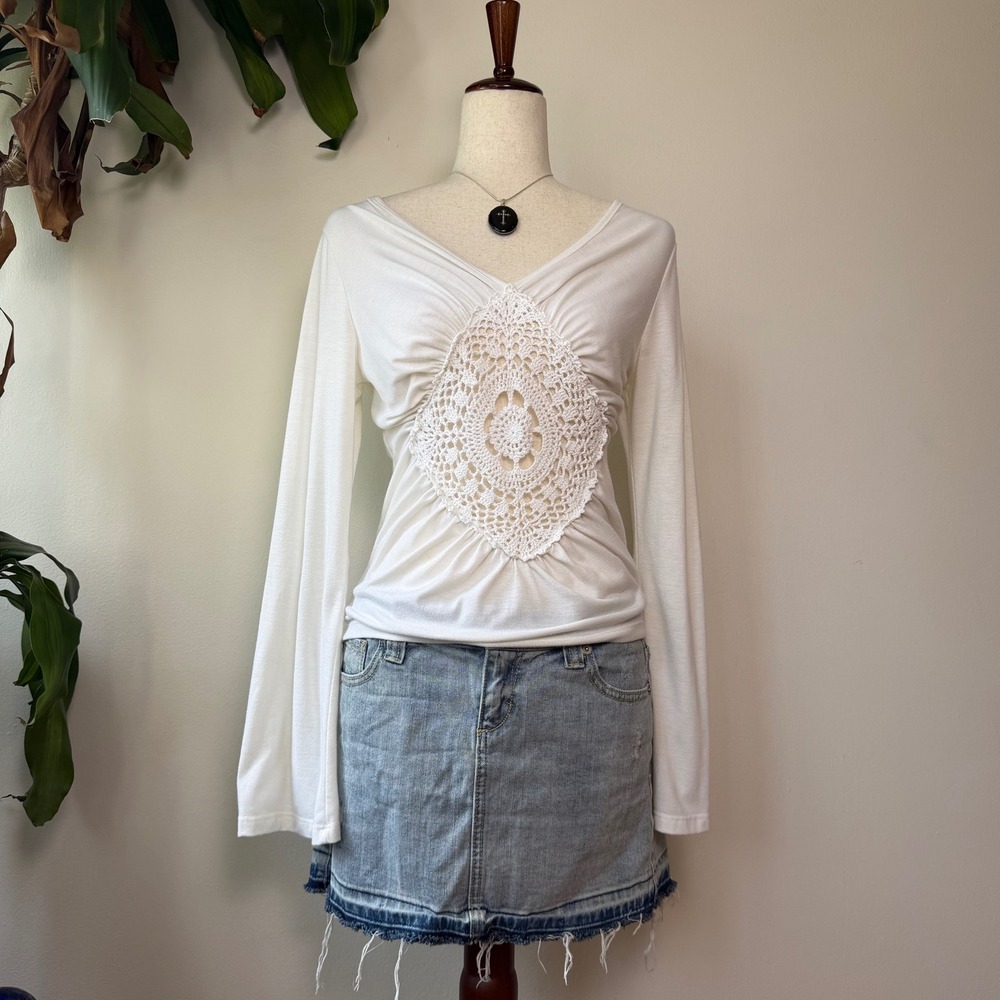 White Crochet Bell Sleeve Babydoll V-Neck Top Newport News s/m coquette cottage